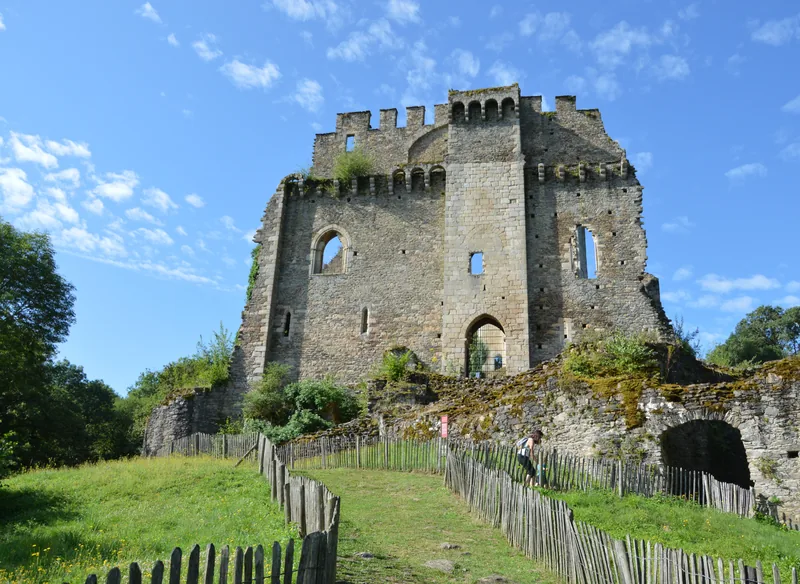 Visites Thetralisees de Chlucet in Saint-Jean-Ligoure