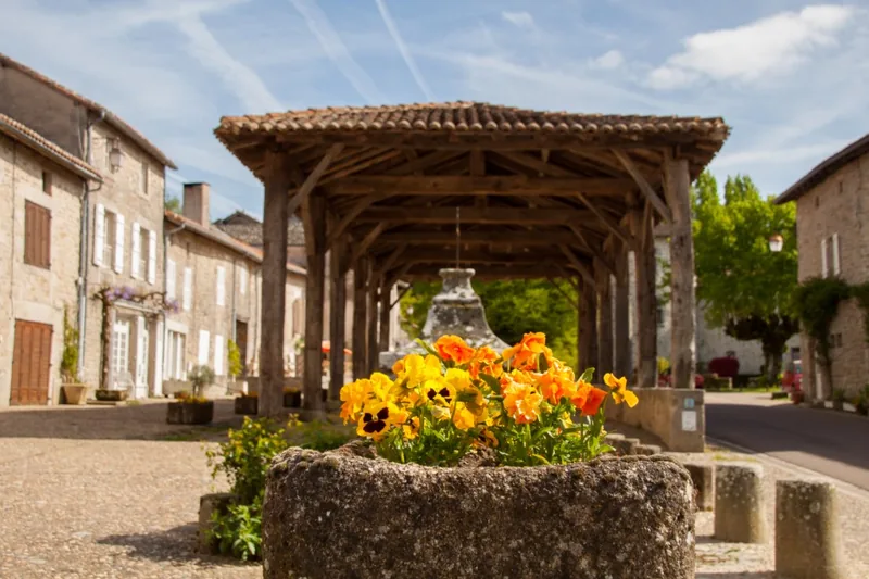 Exposition-vente de Produits Regionaux et Artisanaux in Mortemart