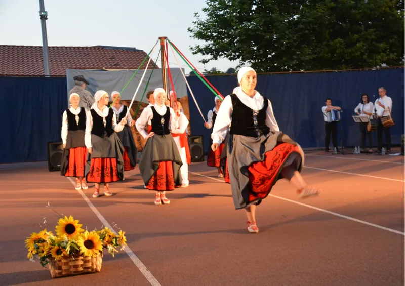 Danses Basques avec Zirikolatz in Saint-Pée-sur-Nivelle