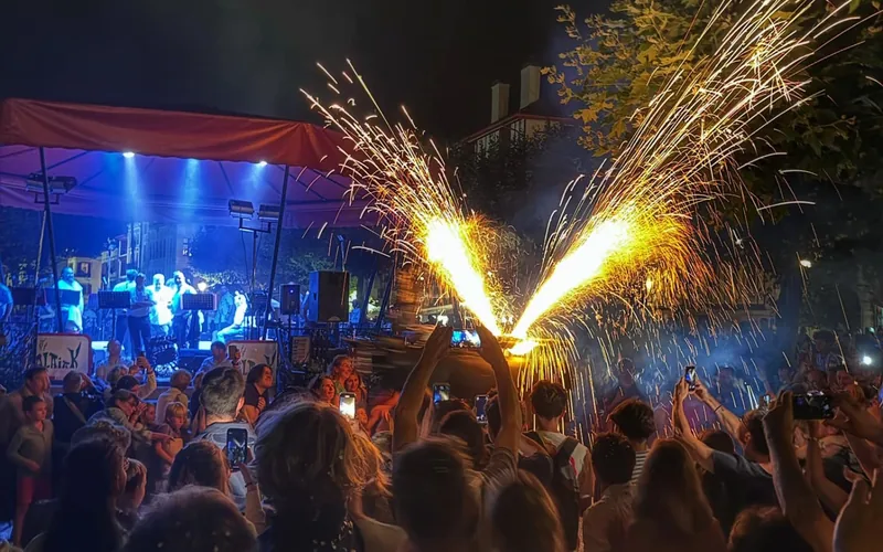 Concert D’Alaiak (choeur D’hommes Basque) – Toro de Fuego et Batail…