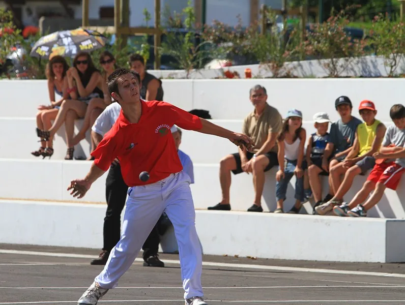 Main Nue Pelota Final in Cambo-les-Bains
