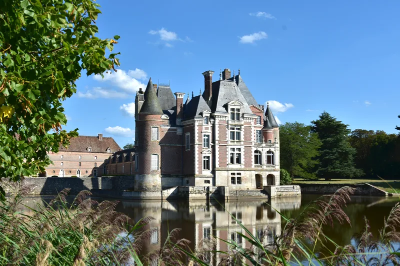 La Bussière: Fishing Collections and Hidden Rooms